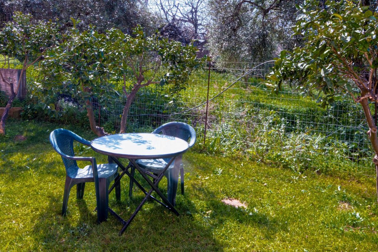 Bona'S Guest House Agia  Exterior photo